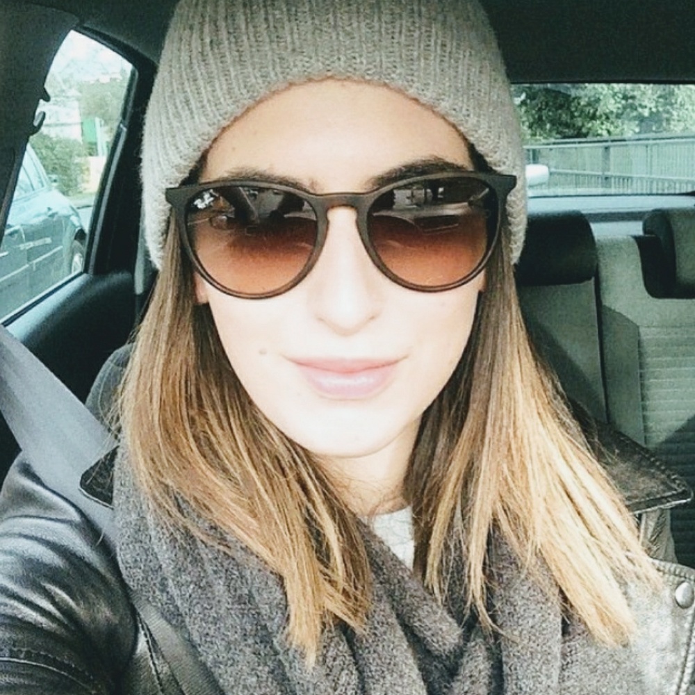 Meet your Posher, Fianet